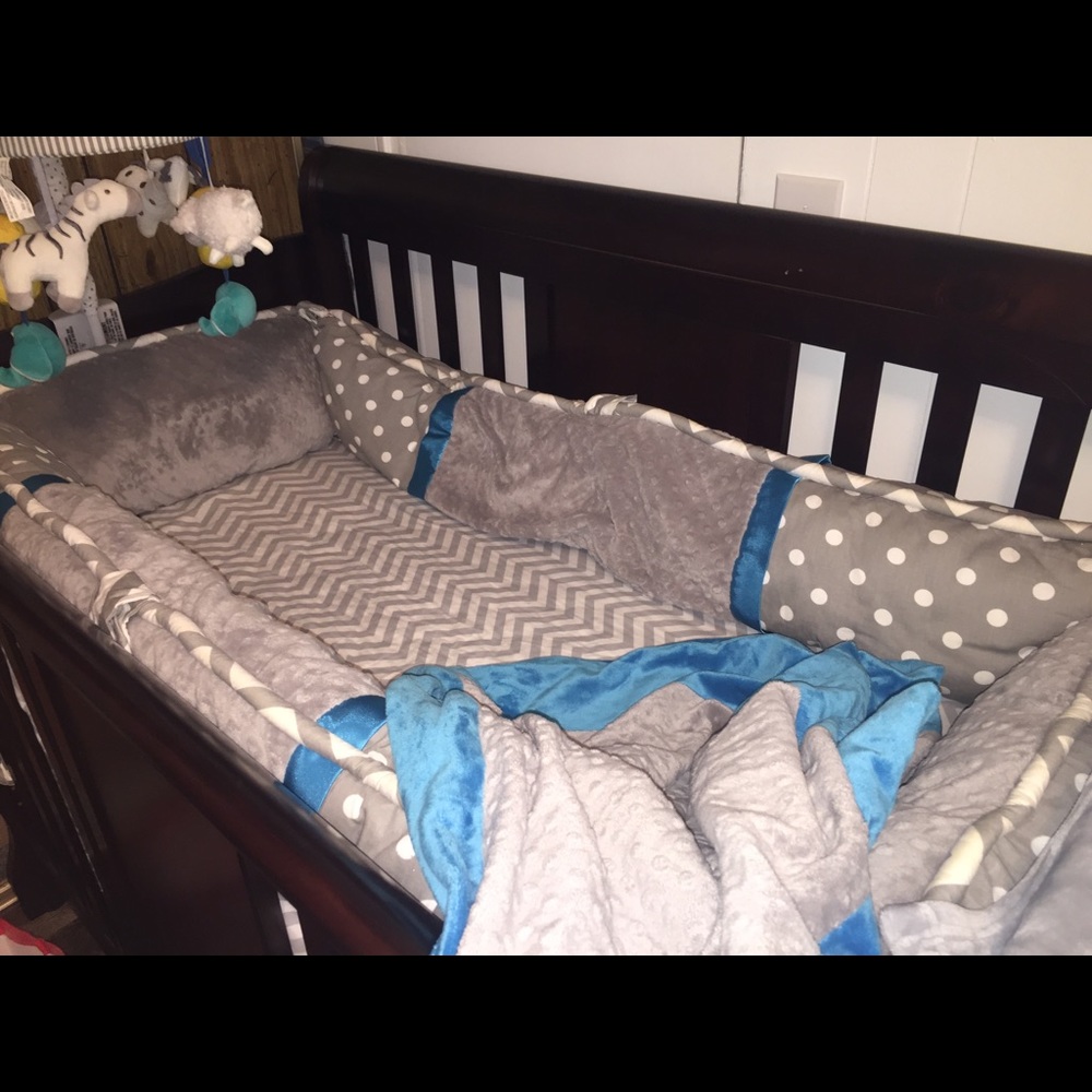 Crib bedding